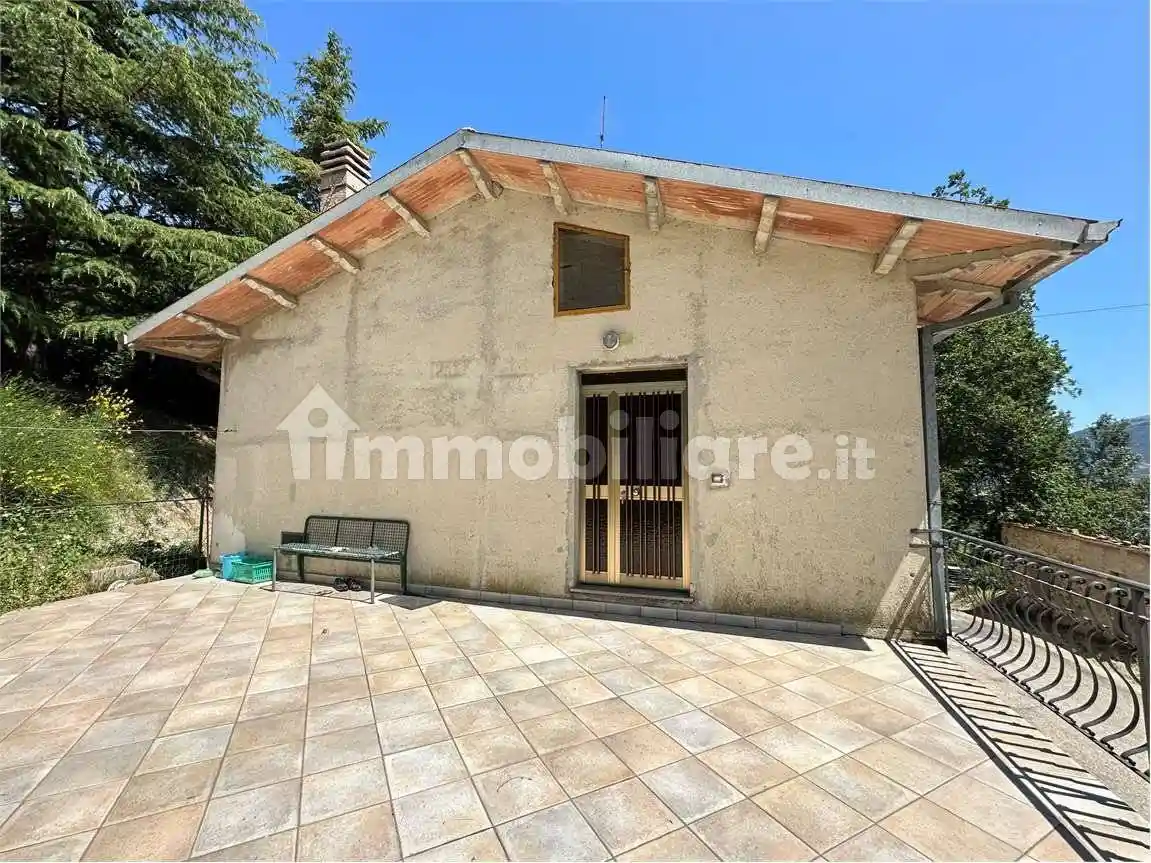 Rustico - Casale in vendita a Gualdo Tadino