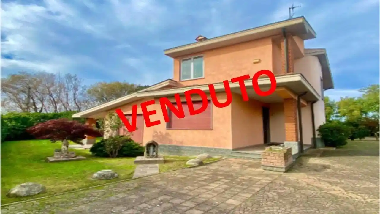 Villa in vendita a Pieve del Cairo