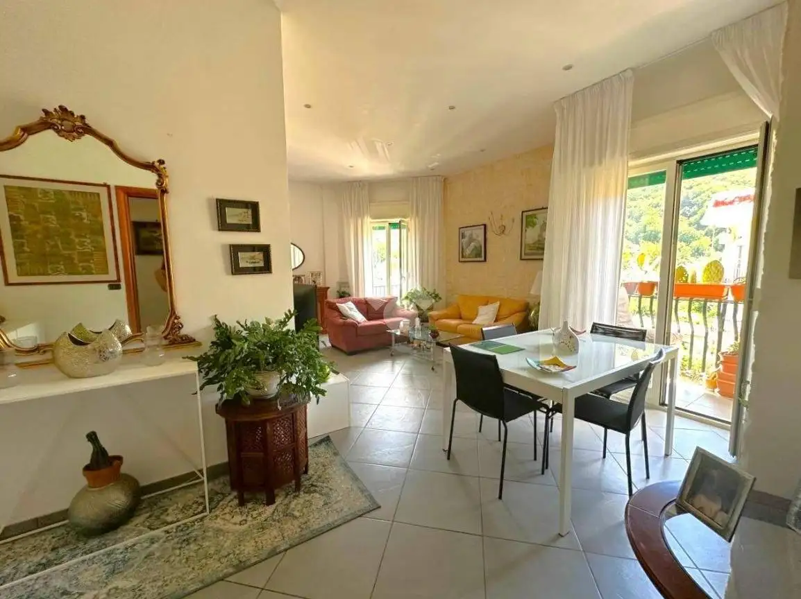 Appartamento in vendita a Napoli