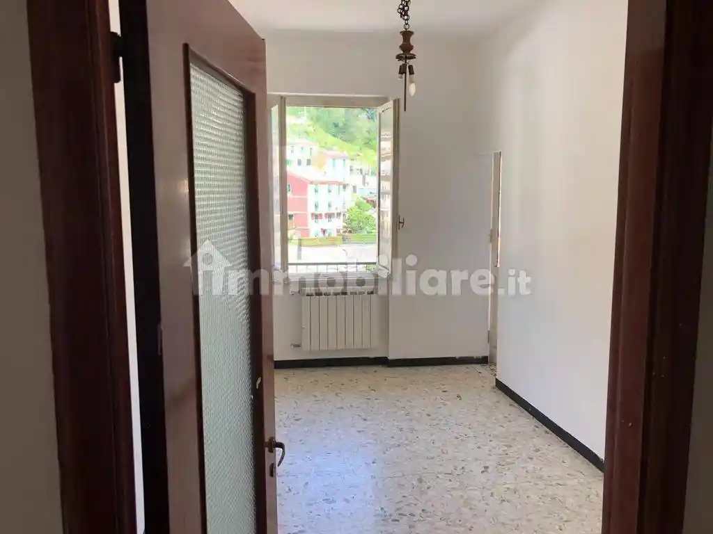 Appartamento in vendita a Borzonasca