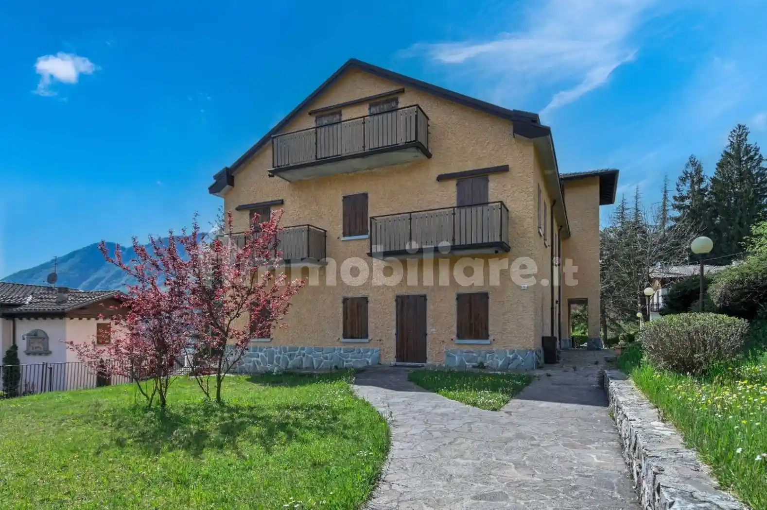 Appartamento in vendita a Selvino