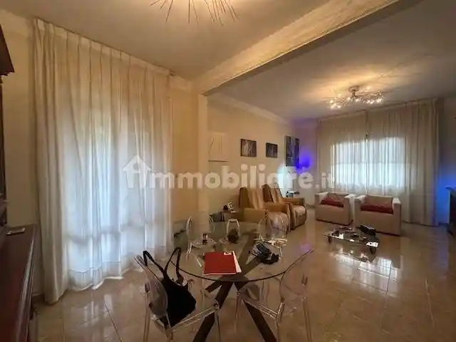 Villa in vendita a Cascina