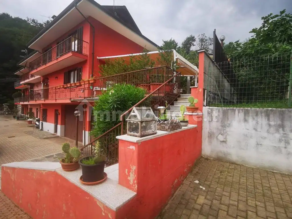 Villa a schiera via Casale 30, Gabbio Cereda Ramate, Casale Corte Cerro - foto 2