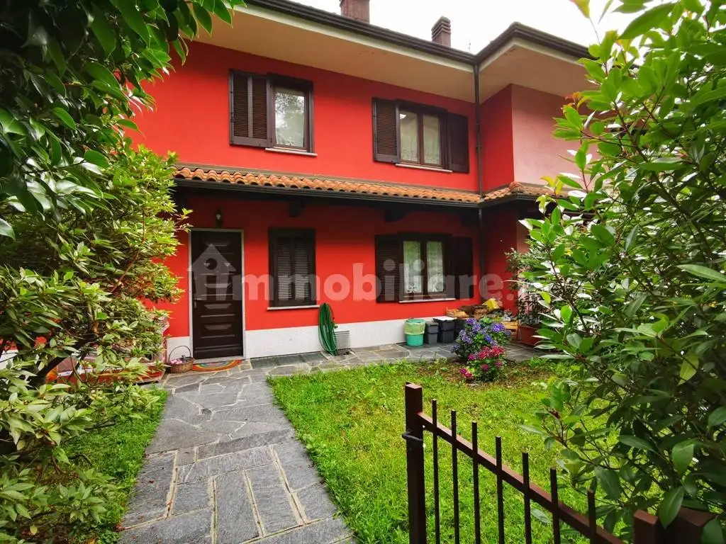 Villa a schiera via Casale 30, Gabbio Cereda Ramate, Casale Corte Cerro - foto 3