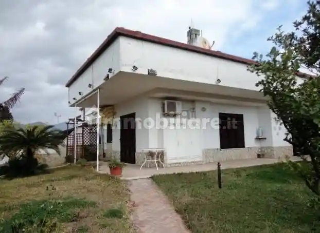 Villa in vendita a Fondi