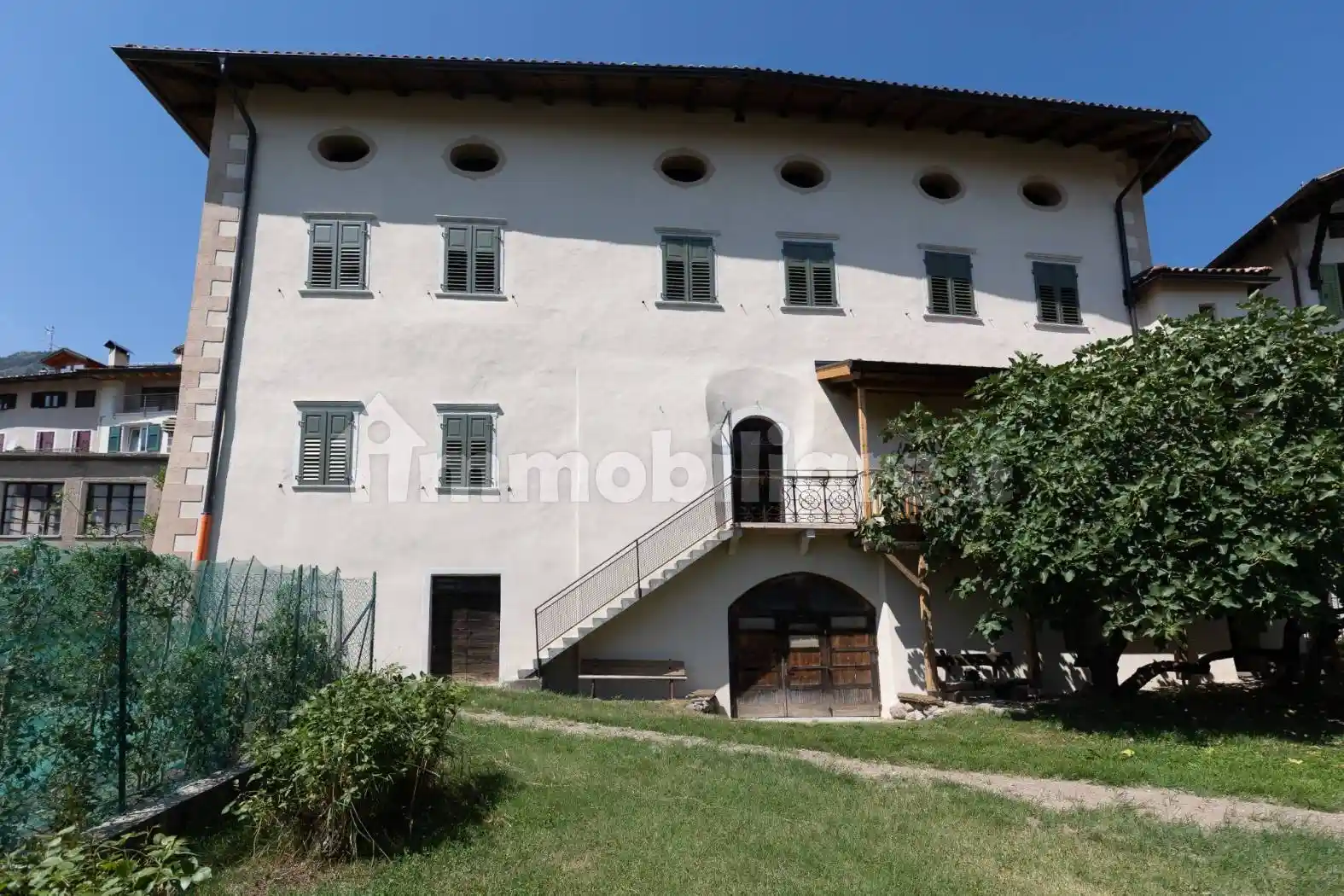 Palazzo - Edificio in vendita a Ville d'Anaunia