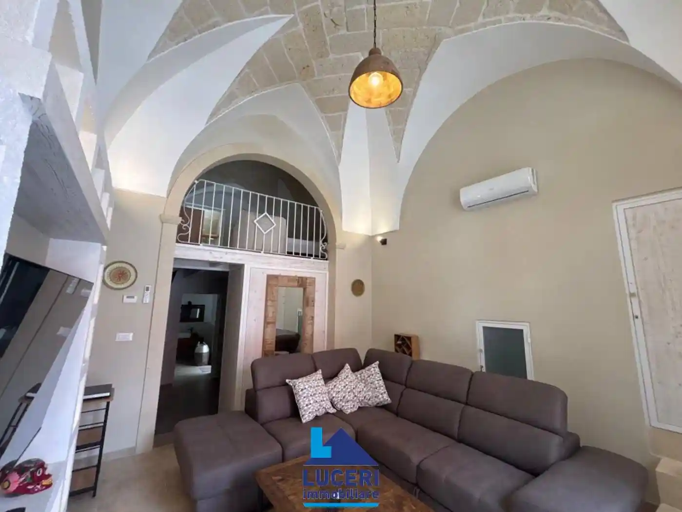 Casa indipendente in vendita a Aradeo