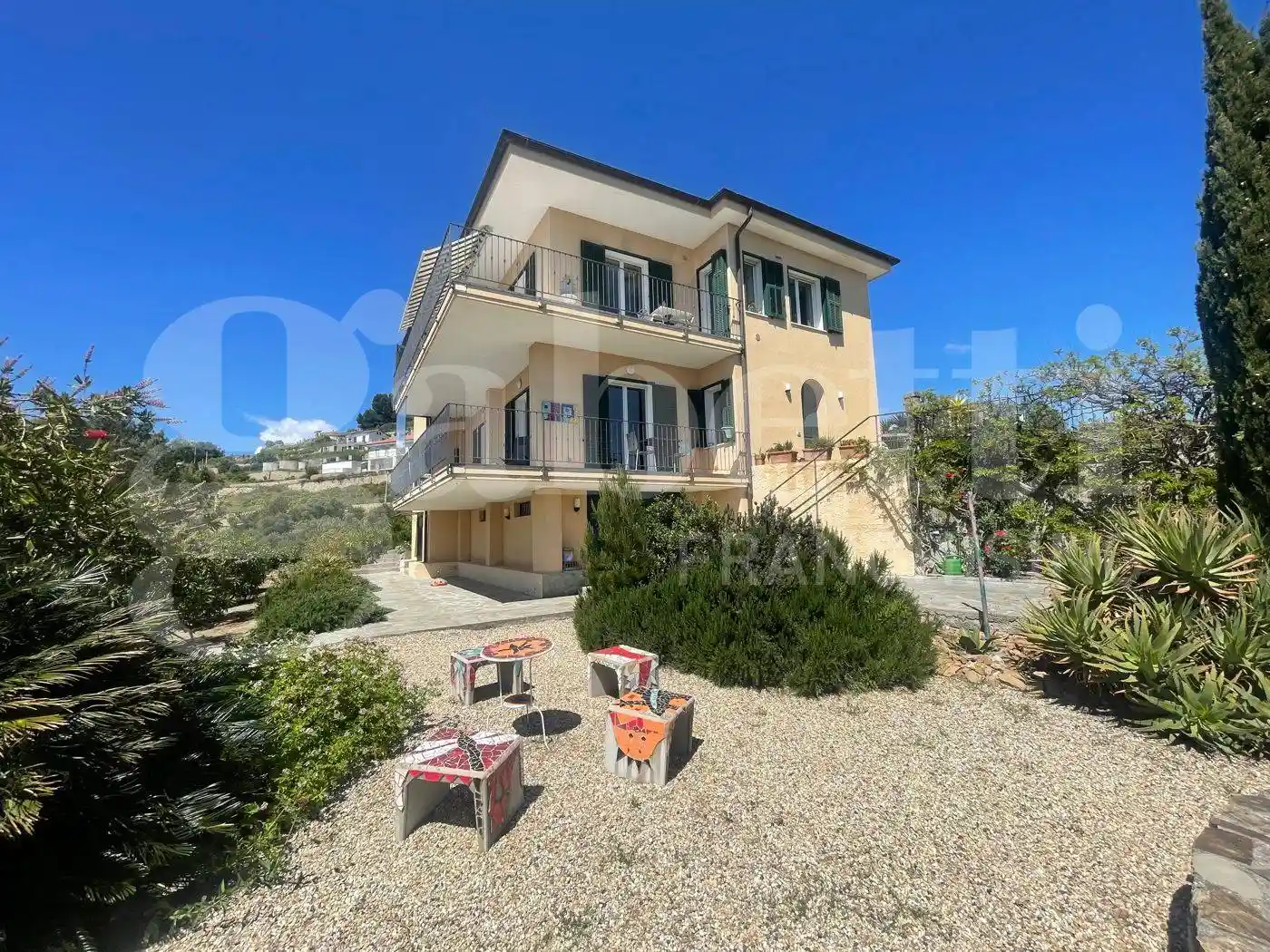 Villa in vendita a Costarainera