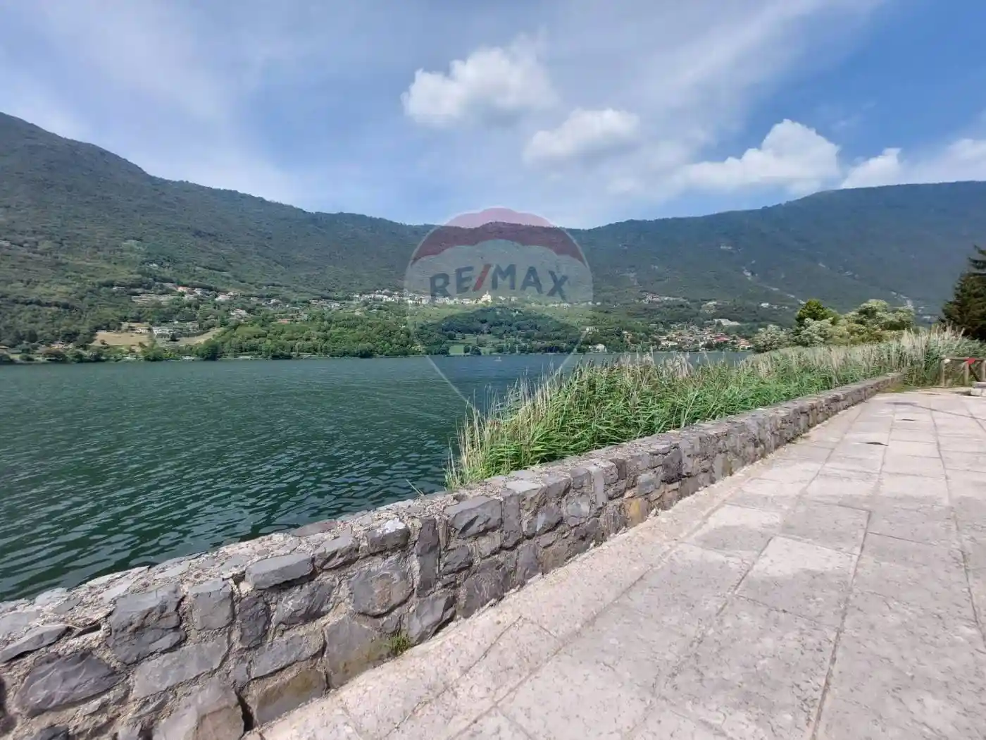 Appartamento in vendita a Endine Gaiano