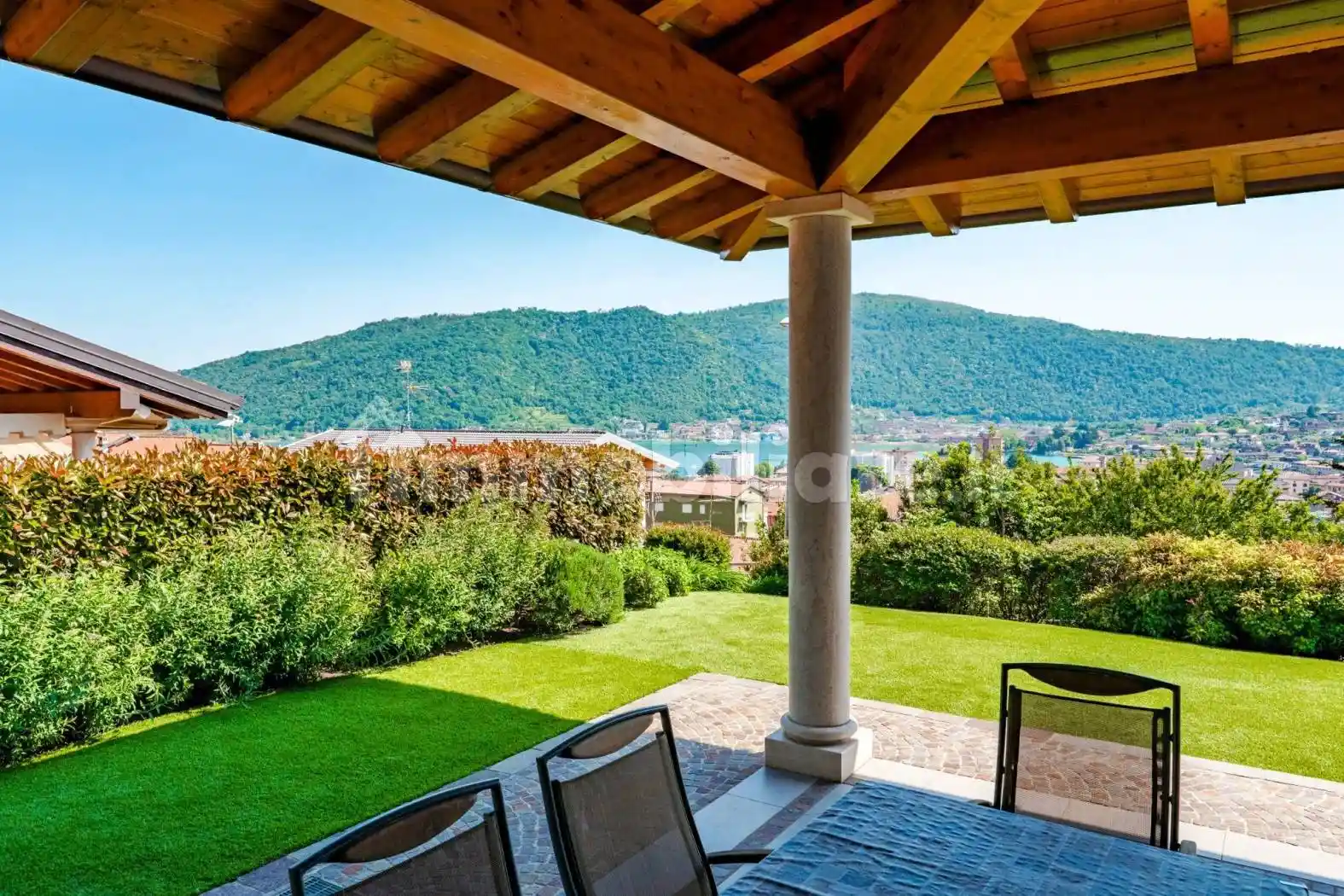 Villa in vendita a Sarnico