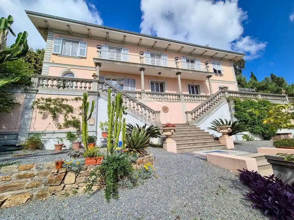 Villa in vendita a Sanremo