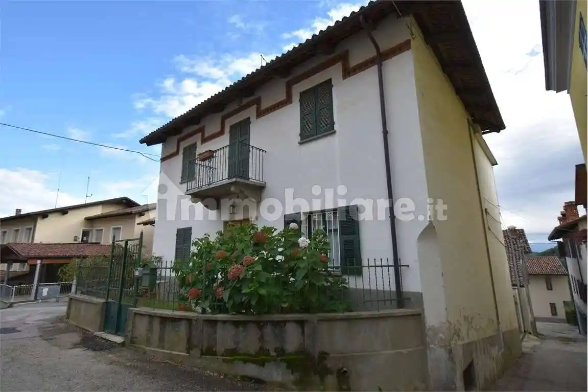 Casa indipendente in vendita a Montaldo Roero
