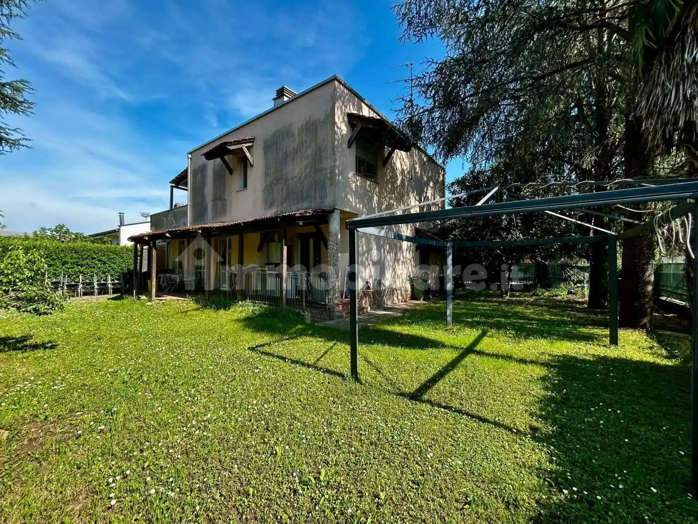 Villa in vendita a Trezzano sul Naviglio