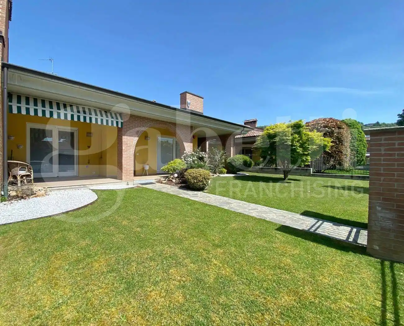 Villa in vendita a Bra