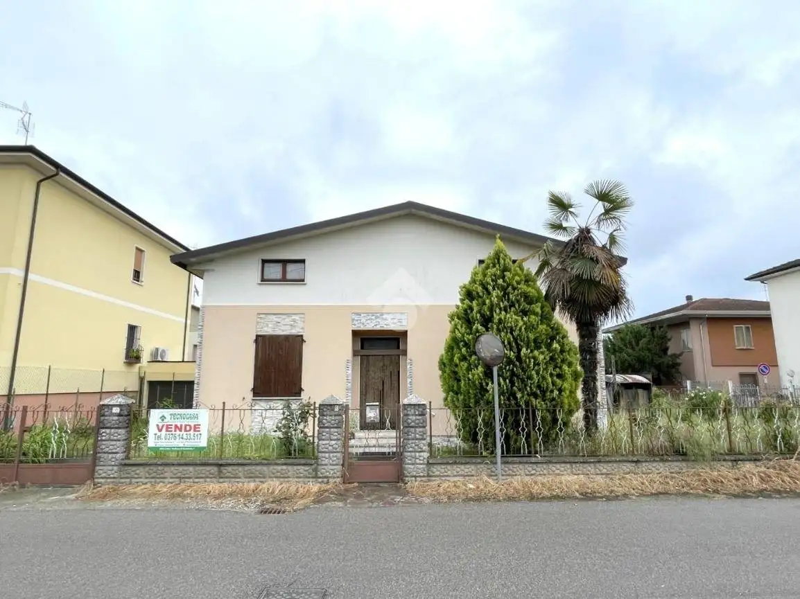 Villa unifamiliare viale Lombardia 8, Centro, Canneto sull'Oglio - foto 2