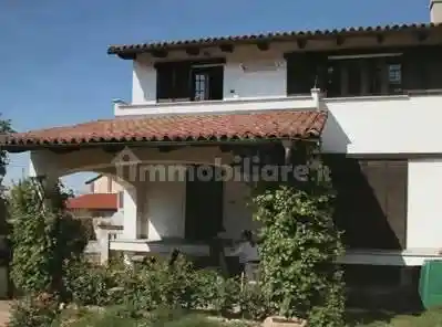 Casa indipendente in vendita a Barone Canavese