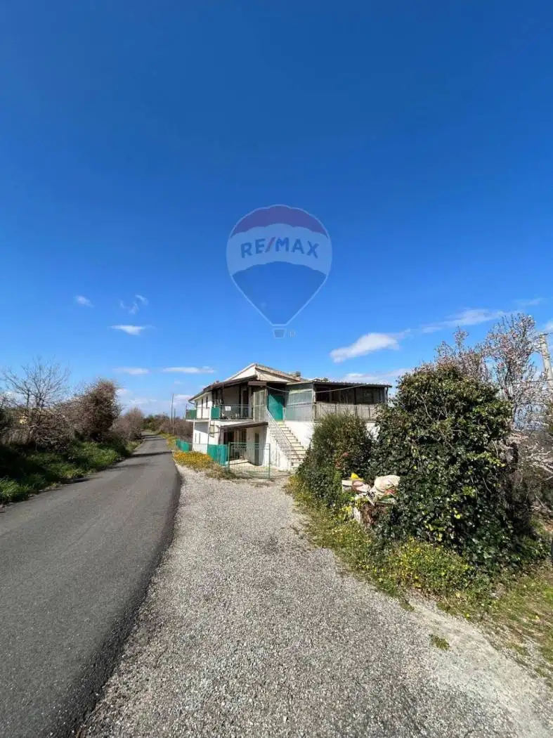 Rustico - Casale in vendita a Santa Sofia d'Epiro