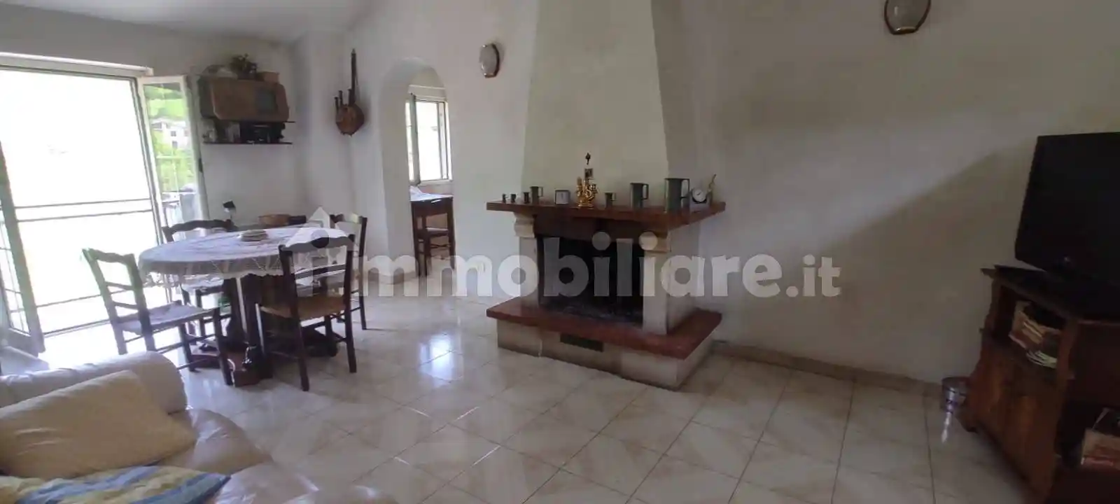 Trilocale viale del Lago 3, Centro, Colle di Tora - foto 2