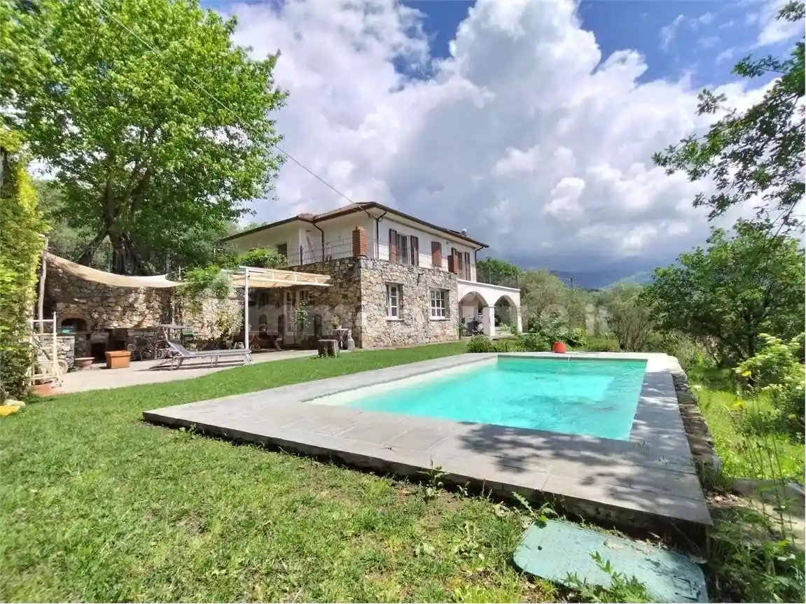 Villa in vendita a Sarzana