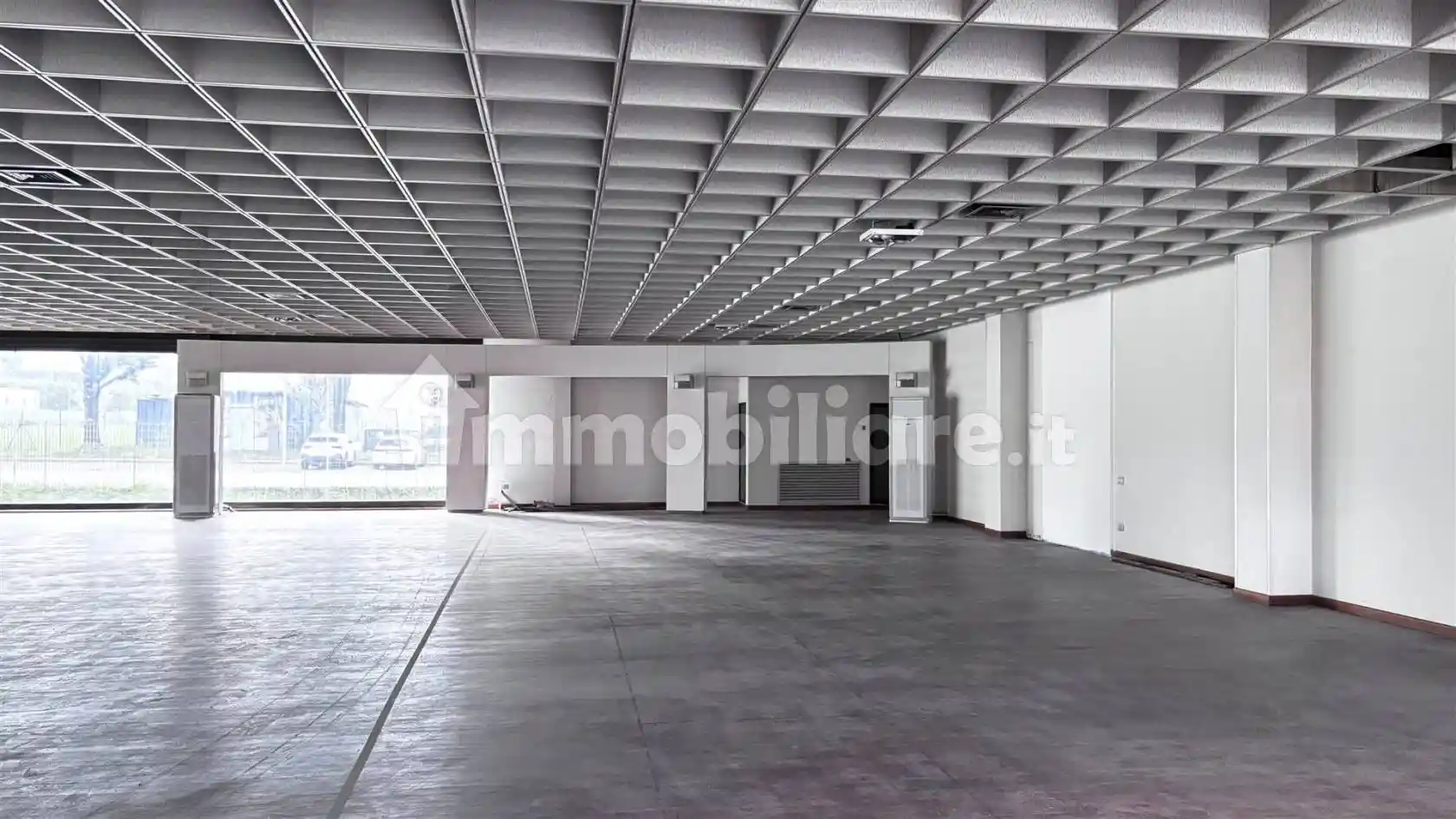 Palazzo - Edificio in Affitto - foto 2