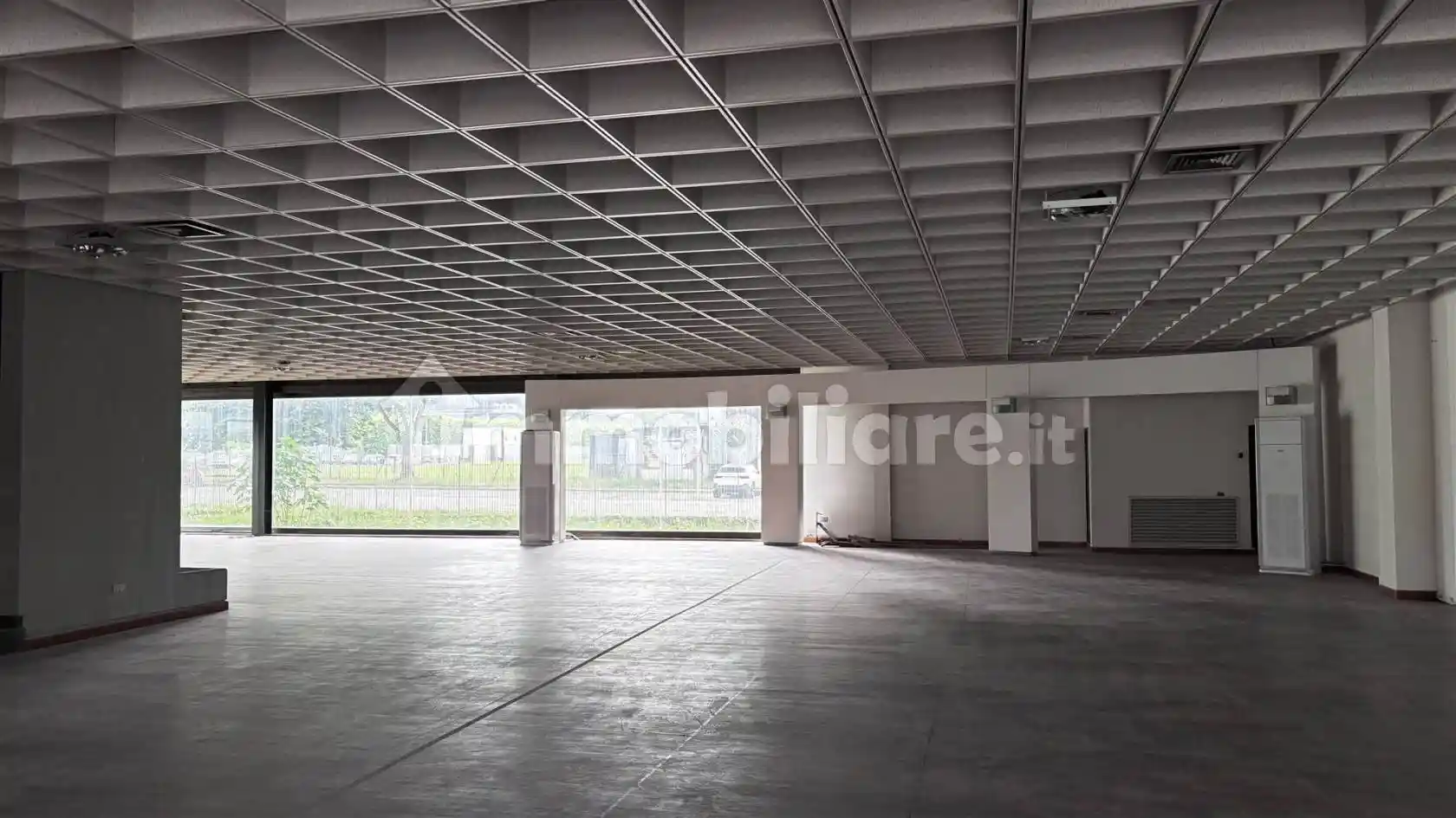 Palazzo - Edificio in Affitto - foto 3