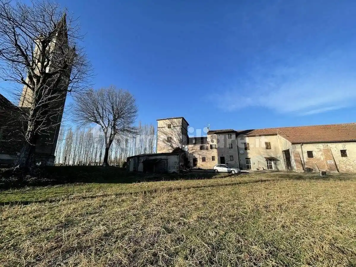 Palazzo - Edificio in vendita a Isola della Scala
