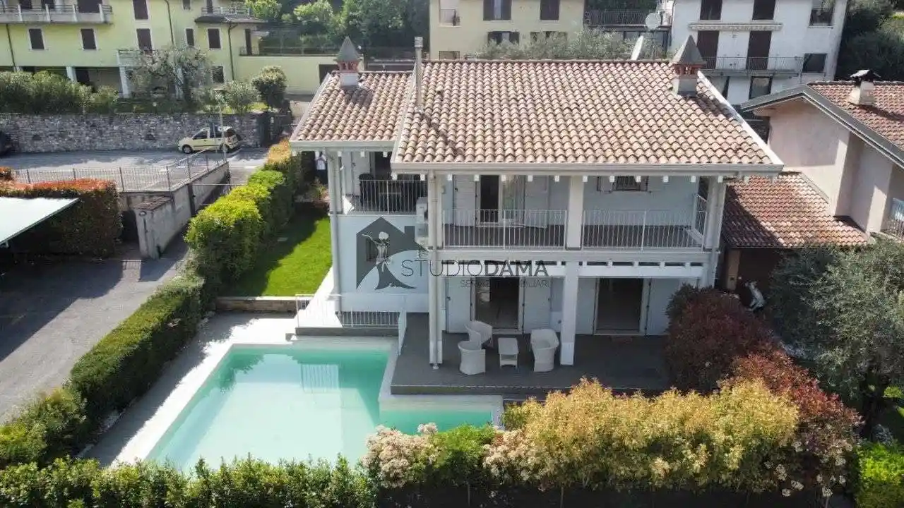 Villa in vendita a Polpenazze del Garda