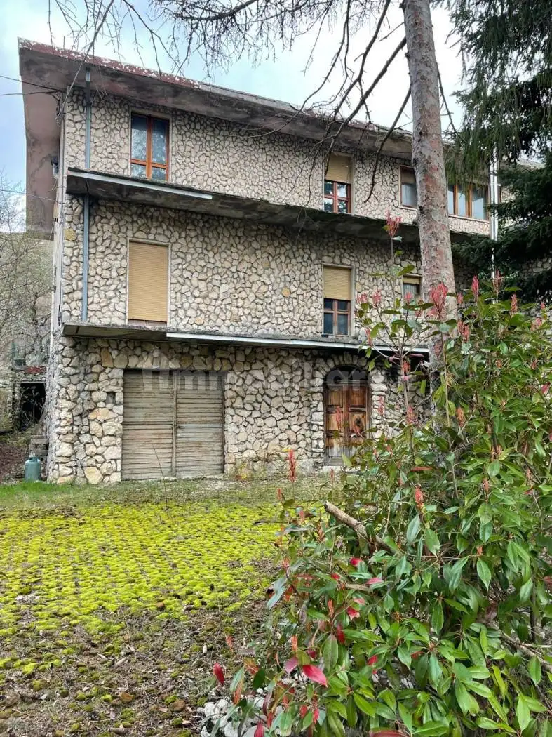 Villa in vendita a Ortona dei Marsi