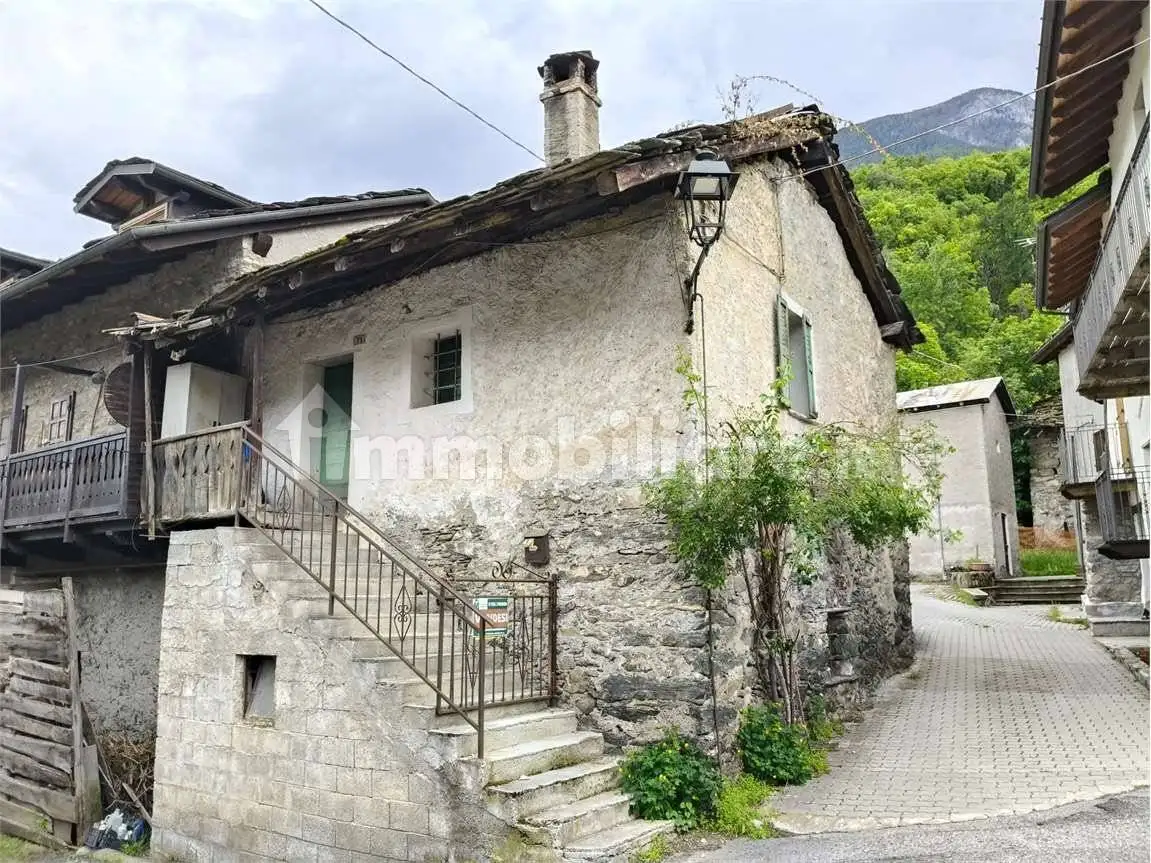 Casa indipendente in vendita a Fénis