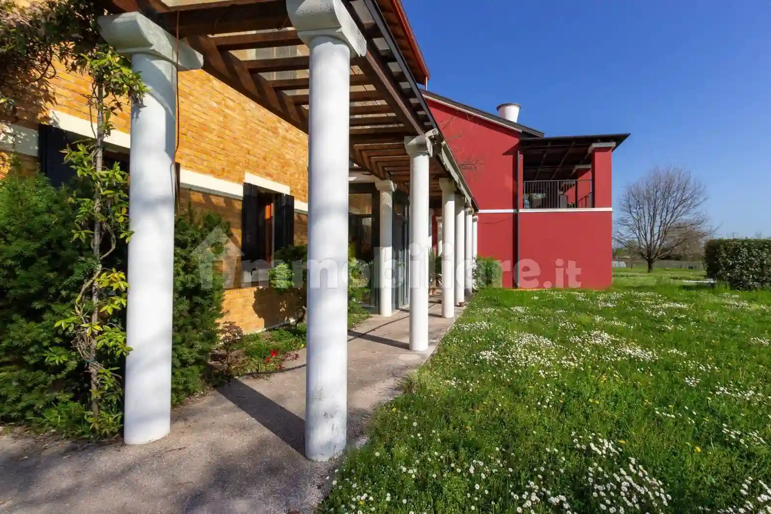 Villa - foto 2