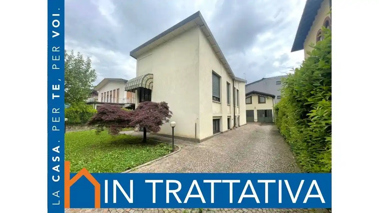 Villa in vendita a Malnate
