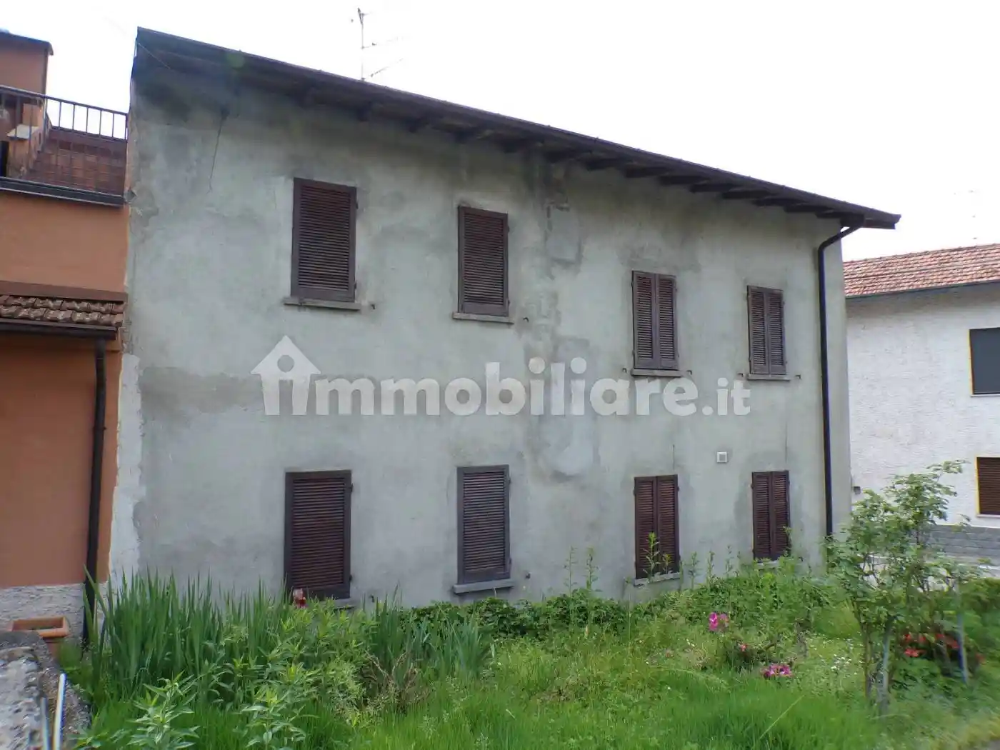 Casa indipendente in vendita a Travedona-Monate