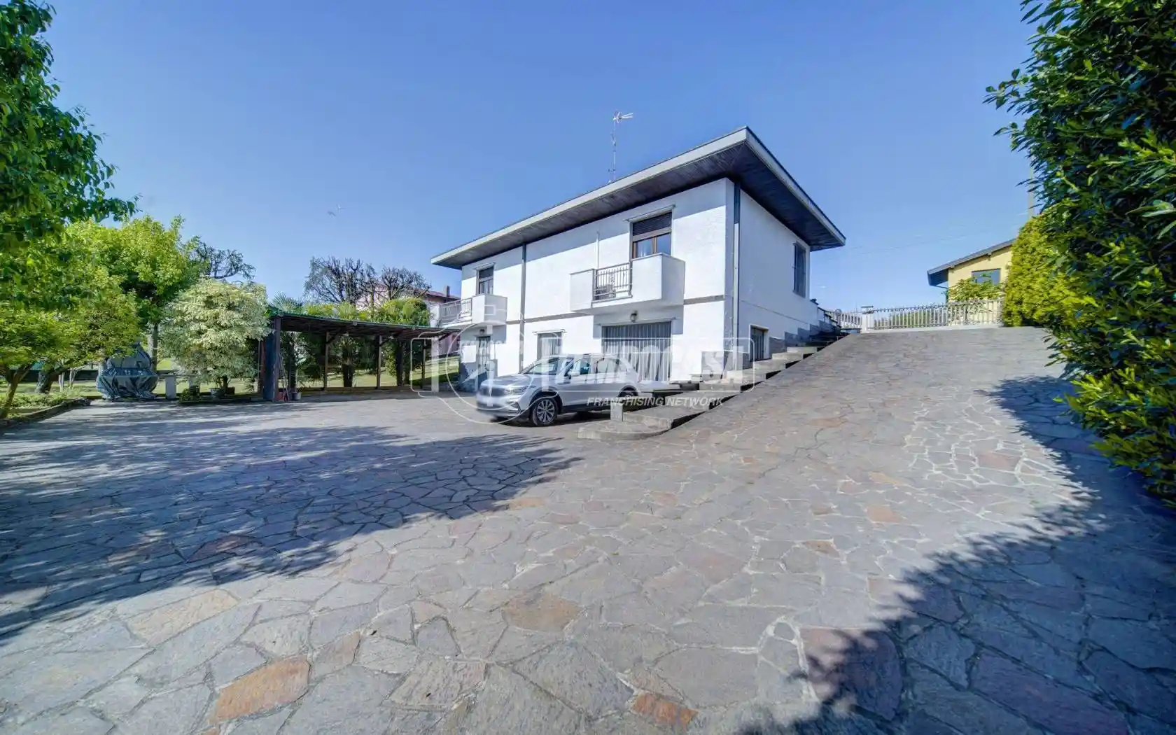 Villa in vendita a Cavaria con Premezzo