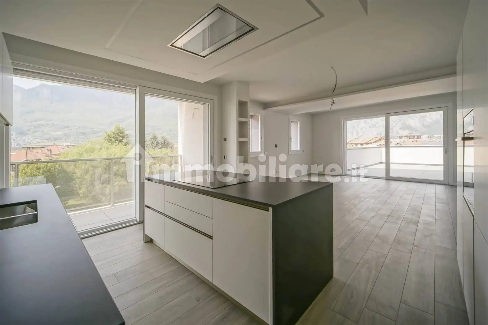 Appartamento in vendita a Pescate