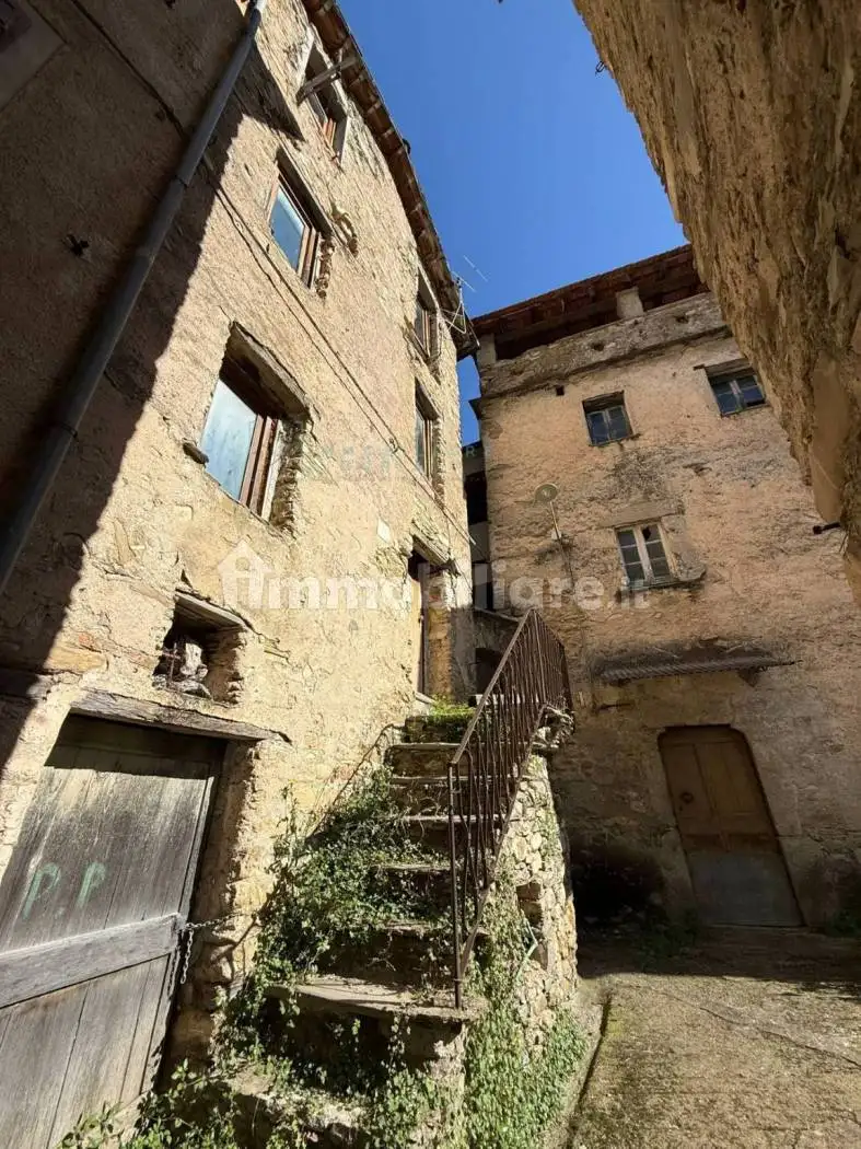 Rustico - Casale in vendita a Pieve di Teco