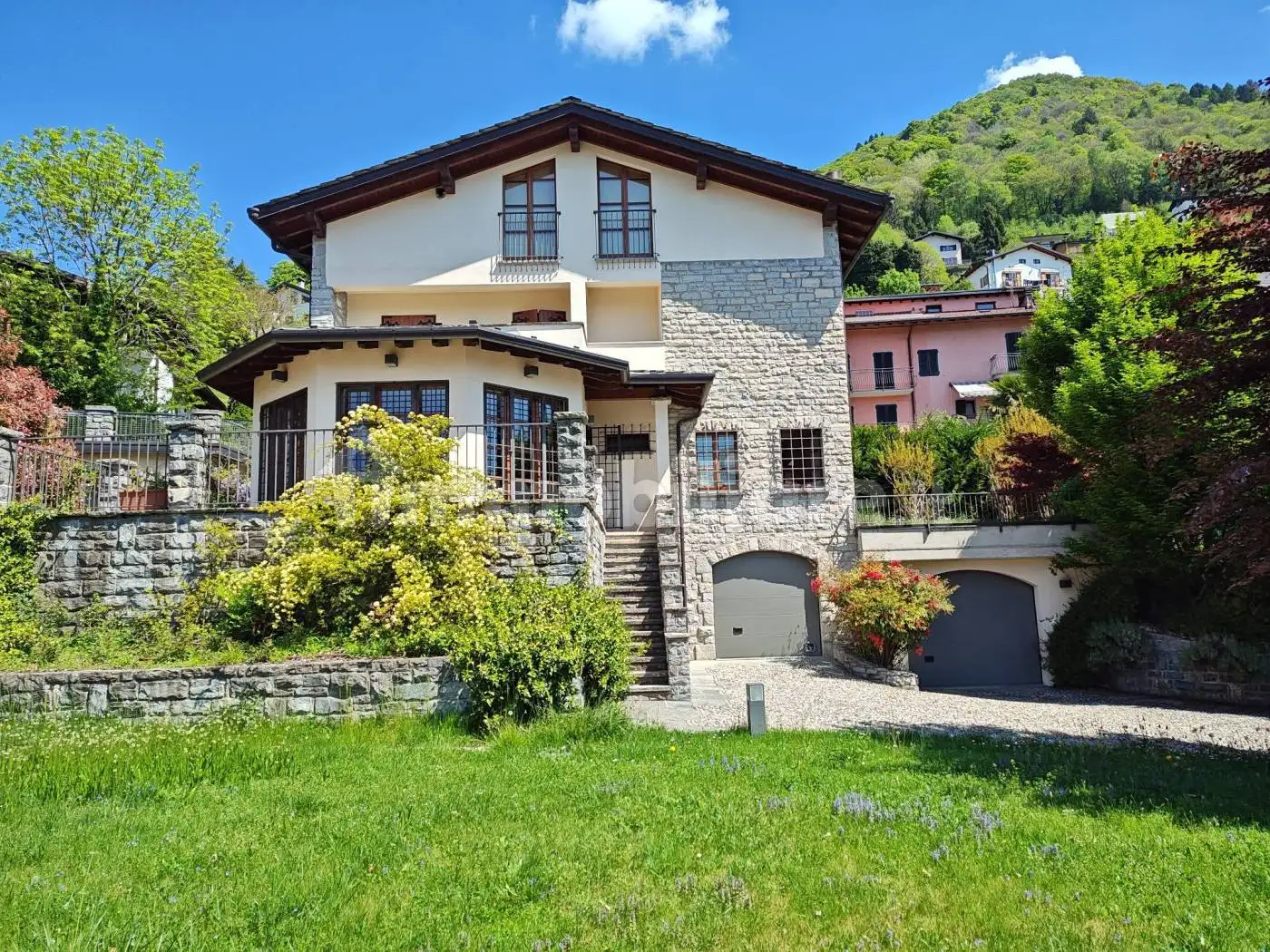 Villa in vendita a Centro Valle Intelvi