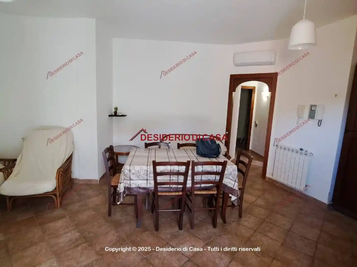 Villa in vendita a Campofelice di Roccella