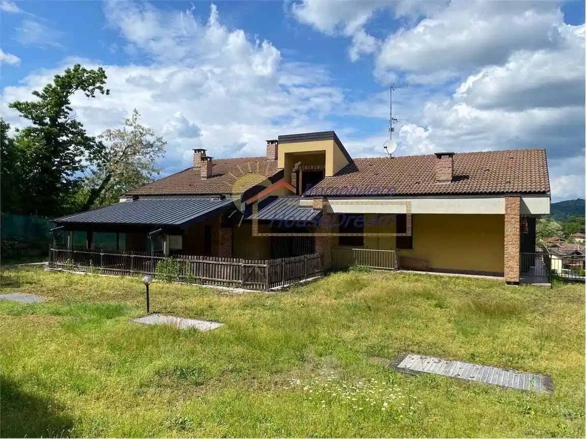 Villa in vendita a Castelletto Sopra Ticino