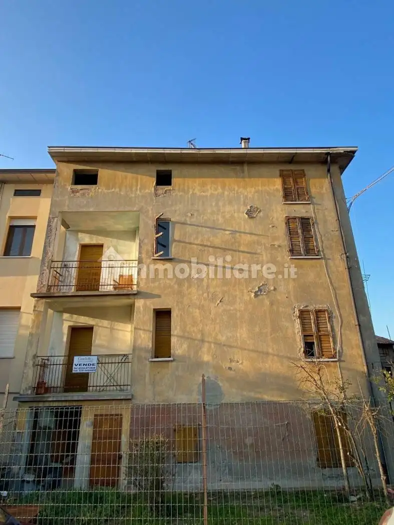 Casa indipendente in vendita a Sassuolo