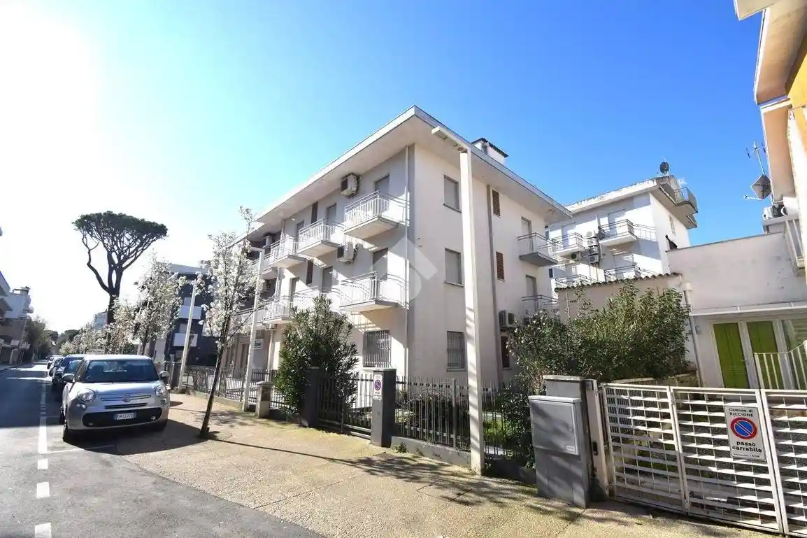 Palazzo - Edificio in vendita a Riccione