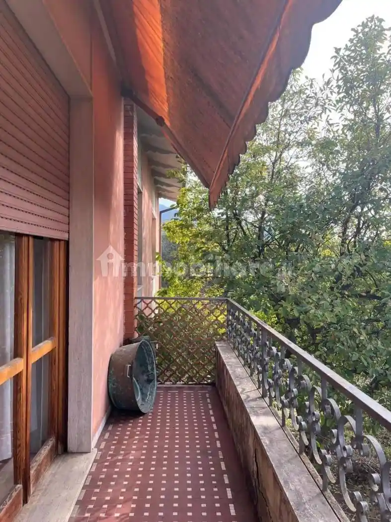 Casa indipendente in vendita a Massa