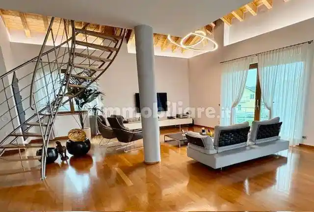 Villa in vendita a Treviolo