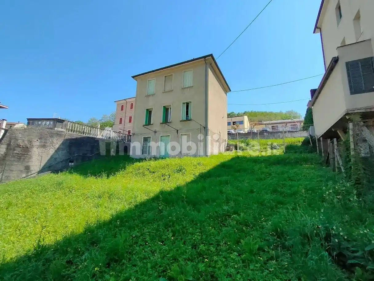Villa in vendita a Lugo di Vicenza