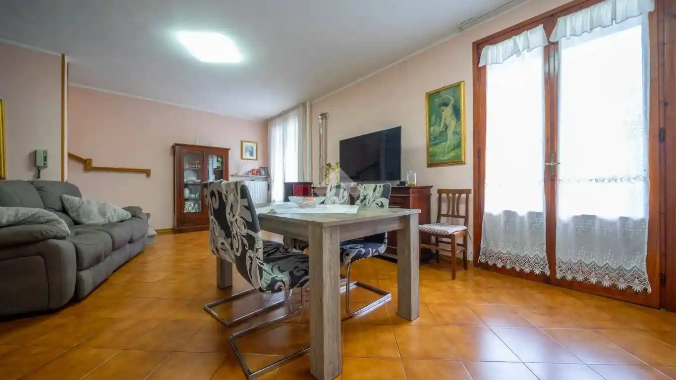 Villa in vendita a Reggio Emilia