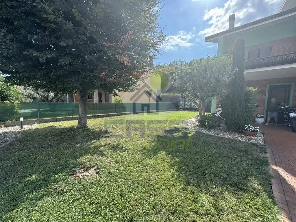Villa in vendita a Suzzara