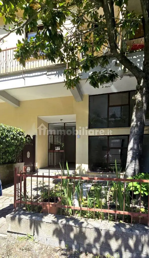 Appartamento via Giosuã Carducci 6, Monterubiaglio, Castel Viscardo - foto 2