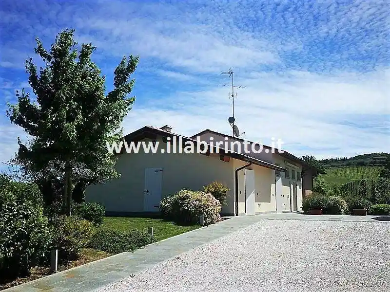 Casa indipendente in vendita a Faenza