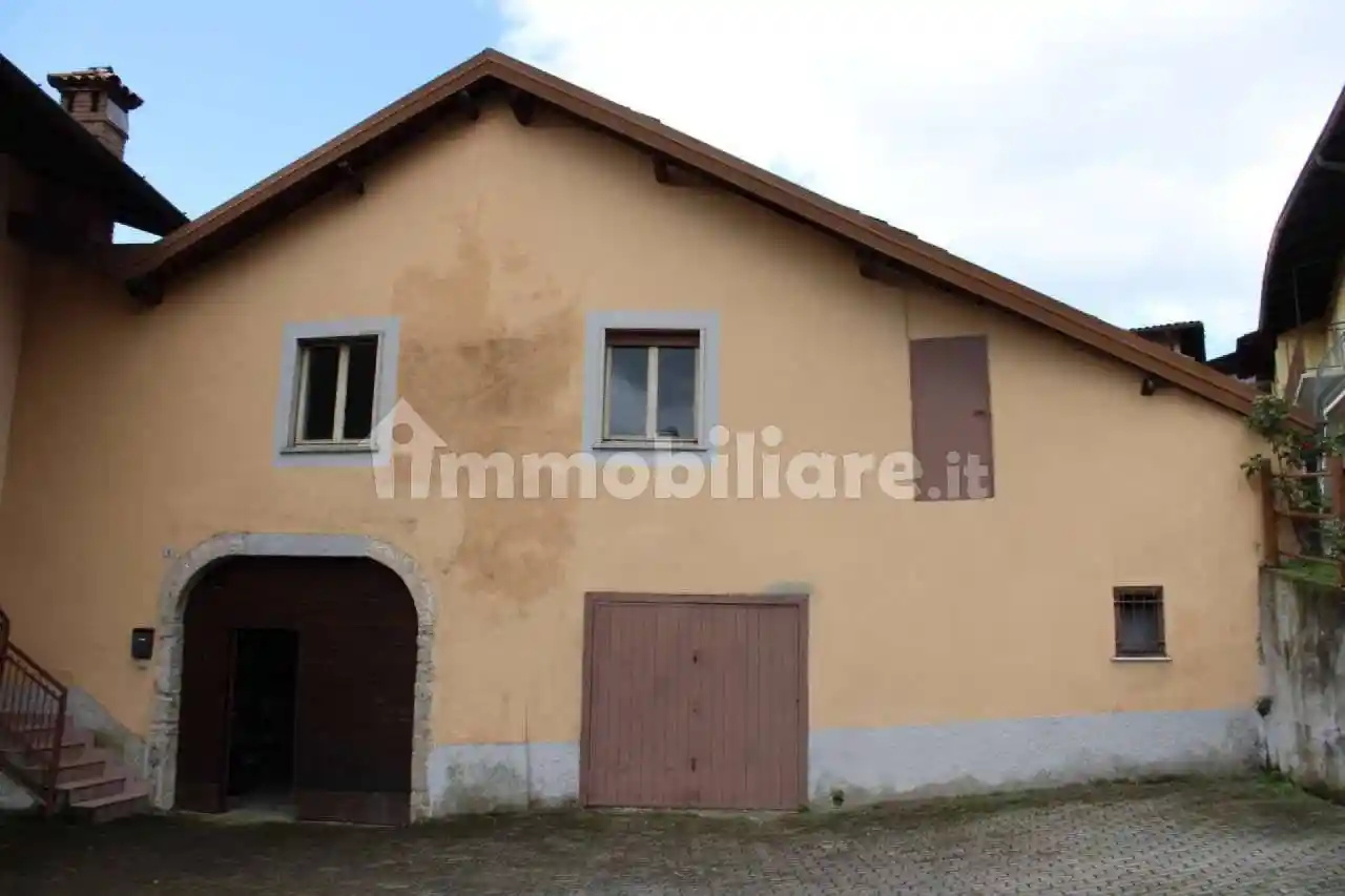 Casa indipendente in vendita a Almenno San Bartolomeo