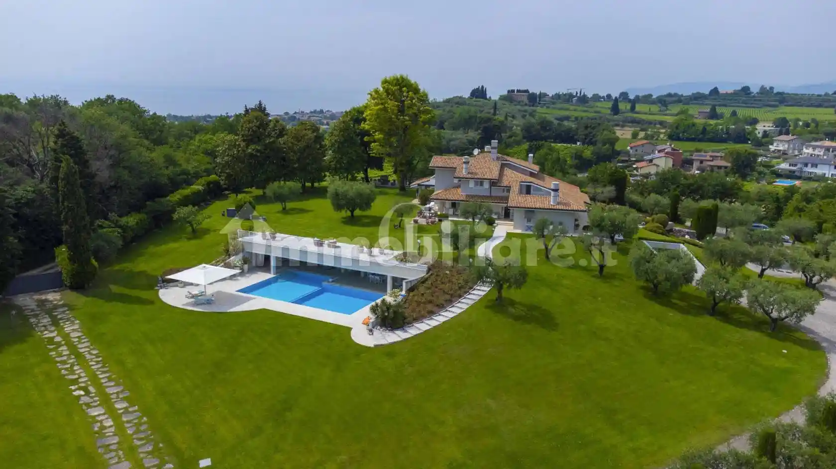 Villa in vendita a Lazise