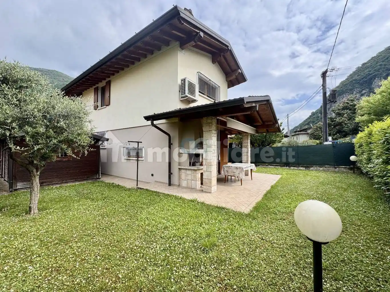 Villa in vendita a Villanuova sul Clisi